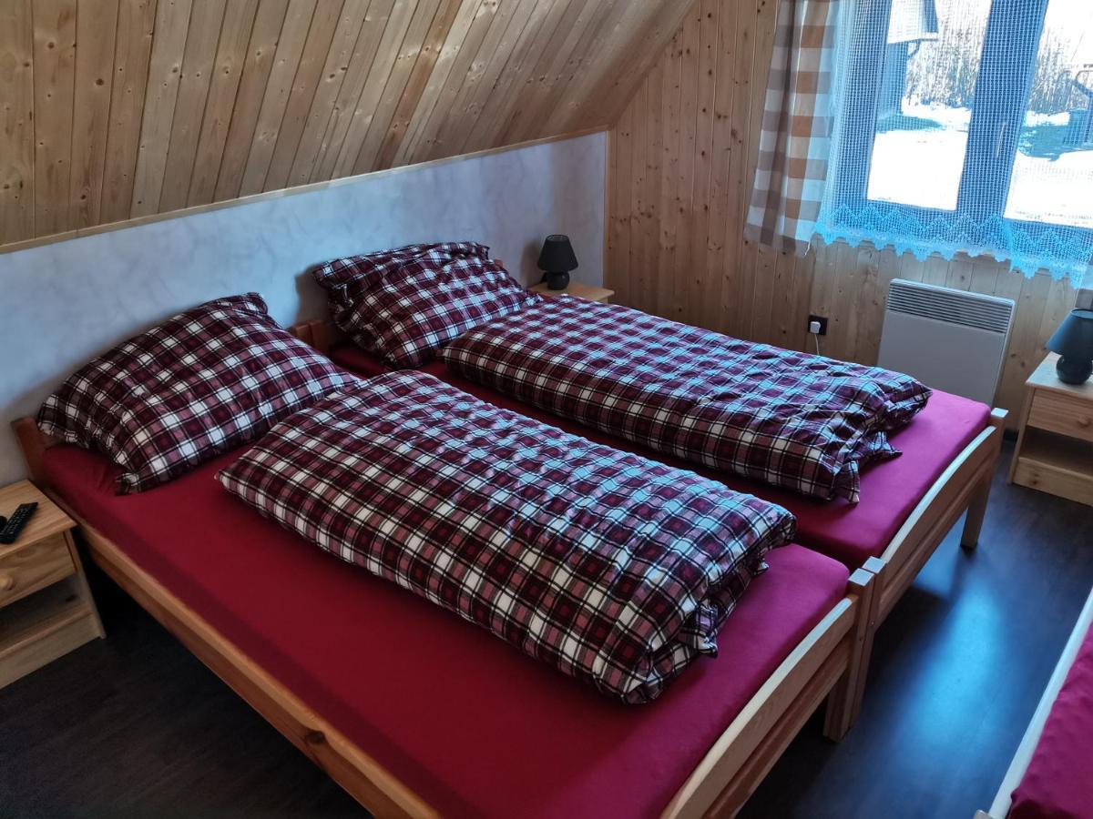 Chata Osmicka Zlaté Hory Екстериор снимка